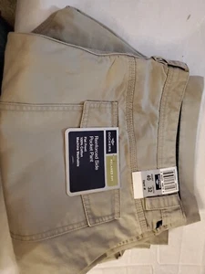 Dockers Pants, Reinforced Side pocket, 40 x 32 Relaxed Fit (P10) New With Tags - Picture 1 of 6