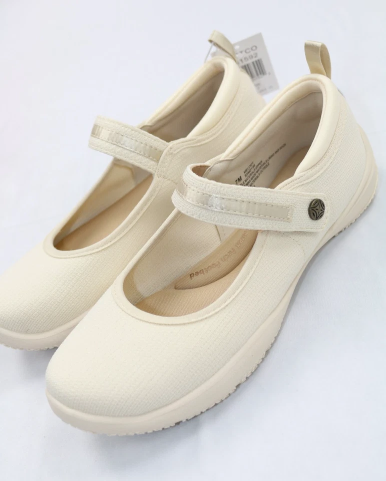 JSport Melody Shoes Womens Size 7 Cream Mary Jane Flats Lightweight Comfort