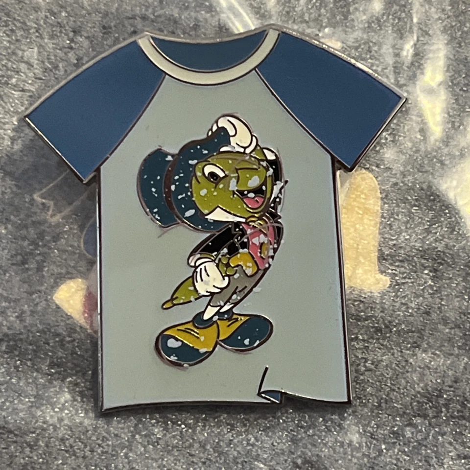 Camiseta Disney Shopping Jiminy Cricket LE 250 RARO Pin 2010 Foto 1 de 2