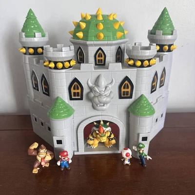 Nintendo Super Mario Deluxe Playset Bowser Castle - Image 1 of 4