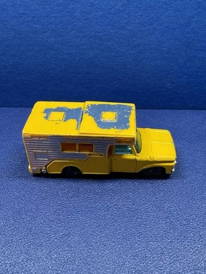 Casa rodante Ford F350 1963 cámper HO diecast/plástico vintage amarillo husky de los años 60 Foto 1 de 4