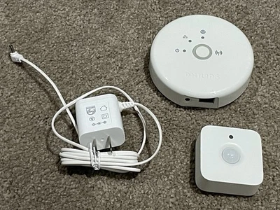 Sensor de movimiento y puente Philips Hue Foto 1 de 2
