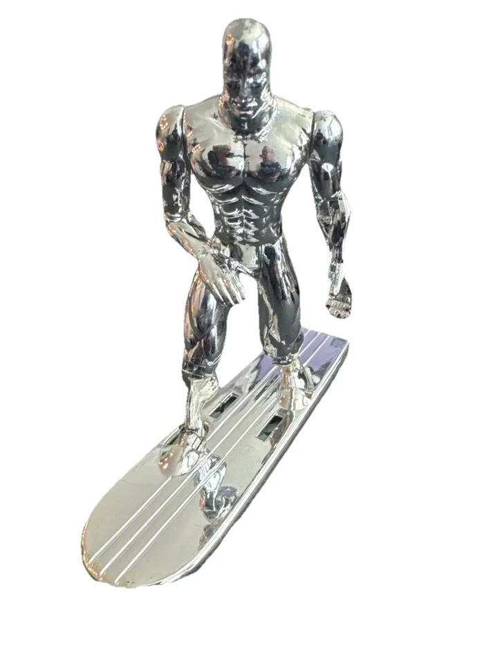 Figura Posable y Tabla de Surf Toy Biz 1994 Marvel Comics Silver Surfer 8" De Colección Foto 1 de 4