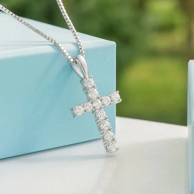 Colgante Cruz Oro Blanco 14K Sólido Diamante Cultivado en Laboratorio de 3 quilates con Cadena Cable 18" Foto 1 de 4