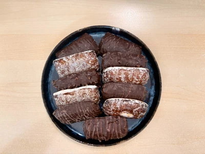 2kg Nuremberg Wafer Gingerbread Elisen Gingerbread Chocolate/Sugar Glaze - Image 1 of 2