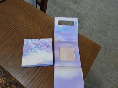 HALF MAGIC LIGHT TRAP POLVO BRILLANTE ~ ENTRAR EN EL BRILLO ~ 0,12 OZ FL TALLA NUEVO EN CAJA Foto 1 de 3