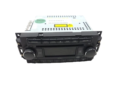 Unidad principal de radio Dodge Caliber Jeep Compass 2008-2009 probado conector auxiliar OEM Foto 1 de 4
