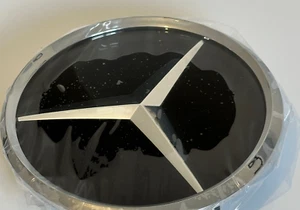 Mercedes-Benz Sliver 3D Mirror Grille Star Emblem Badge W245 W204 PN-A1648880411 - Picture 1 of 9
