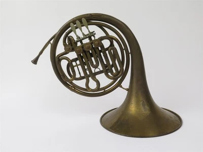 Cuerno francés Estate Find vintage de latón grabado ESTRELLA usado, estado sin probar Foto 1 de 4