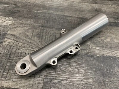 Horquilla exterior inferior izquierda Harley Davidson Road Street Glide 2017-2023 OEM 49 MM #108  Foto 1 de 4