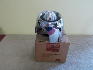 vgt NOS 1954 FORD AUTO CAR PARKING LAMP BODY W / BOX 13207-A LH - Picture 1 of 12
