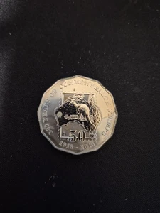 Estampillas de 100 años de la Commonwealth 2013 moneda de 50 centavos Australia - DAÑADA - Imagen 1 de 10