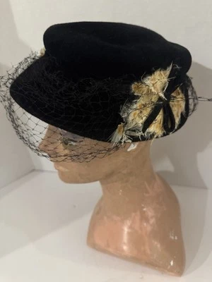 Sombrero de mujer Peachbloom importado terciopelo Phipps a medida emplumado red vintage Foto 1 de 4