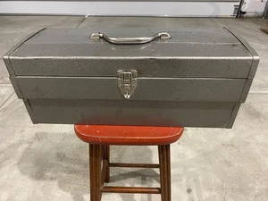 Vintage Gray Tool Box W/ Tray Unbranded 19"x 7-1/2"x 7-1/2" Nice - Picture 1 of 17