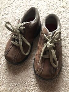 MUNCHKIN Toddler Boys Casual Shoes ~ Size 7.5 M Medium ~ Brown ~ Holidays School