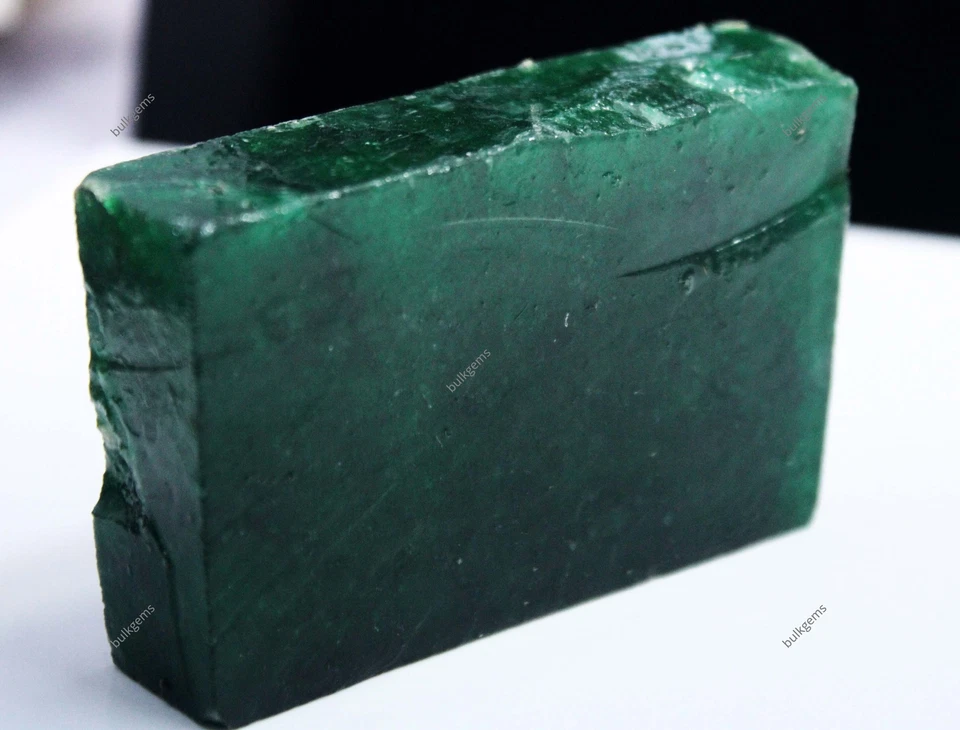 Pedra preciosa solta enorme áspera natural esmeralda verde colombiana certificada 1197,00 CT - Imagem 1 de 4