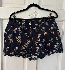 Crown & Ivy Women’s Floral Scallop Hem Shorts Size 10 | 100% Cotton | Navy - Picture 1 of 5