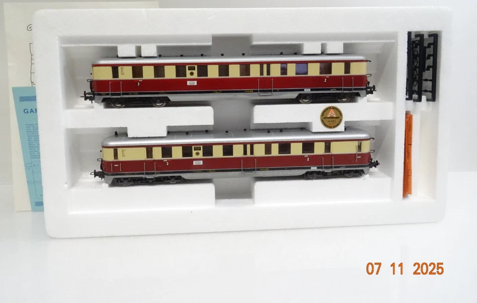 Liliput H0 125 02 Dieseltriebwagen VT 137 / VS 145 der DRG in OVP JL4184 - Bild 1 von 1