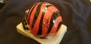CHAD JOHNSON OCHOCINCO GENUINO AUTÉNTICO AUTÓGRAFO FIRMADO A MANO MINI CASCO COA - Imagen 1 de 5
