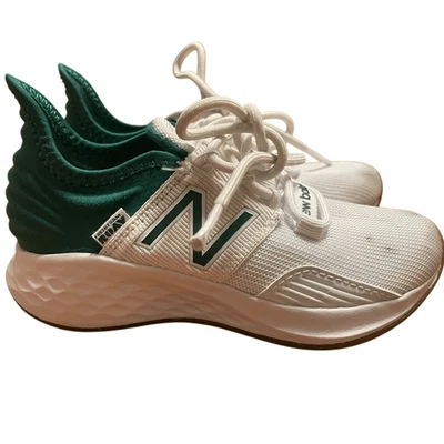 Tênis esportivo infantil unissex New Balance 11 verde branco espuma fresca Roav Play - Imagem 1 de 4