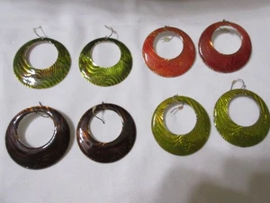QUATTRO set orecchini traforati tondi lunghi 2" e larghi 2", ottimi! - Foto 1 di 7