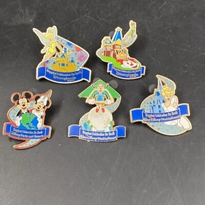 5 Disney Pins Energizer glücklichster Ort auf Erden Mickey Peter Cinderella 2005 Dose - Bild 1 von 11