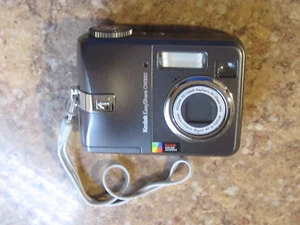 KODAK EASY SHARE CW 330 DIGITAL CAMERA USED GREAT SHAPE - Picture 1 of 2