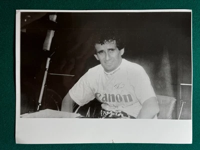 ALAIN PROST 1993 WILLIAMS F1 ORIGINAL PERIOD PRESS PHOTO (10244) - Image 1 of 2