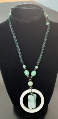 Green Jade Jadeite Bead Hand-Carved Cicada Pendant 18"  Vintage Asian Necklace Foto 1 de 4