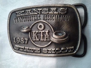 Fibbia per cintura vintage Kansas Trapshooters Association KTA 1987 - Foto 1 di 1