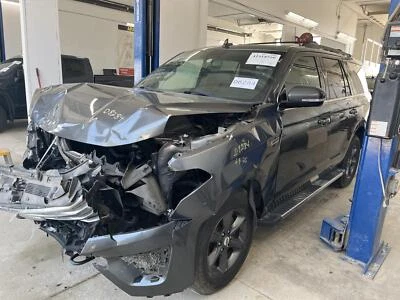 二手驾驶灯适合:2018 年福特 Expedition 雾灯卤素 A 级 — 第 1/4 张图片