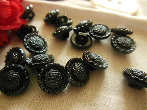 Lot 6 petits boutons anciens en verre gris effet hématite 1,1 cm ref 2832 - Picture 1 of 2