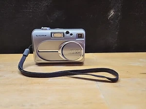 Fujifilm FinePix A205 2MP Digicam Digital Camera - Silver PARTS ONLY - Picture 1 of 6