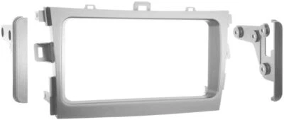 Комплект для установки на приборную панель Metra 95-8223S двойной DIN для автомобилей Toyota Corolla 2009-2013 годов выпуска - Изображение 1 из 2