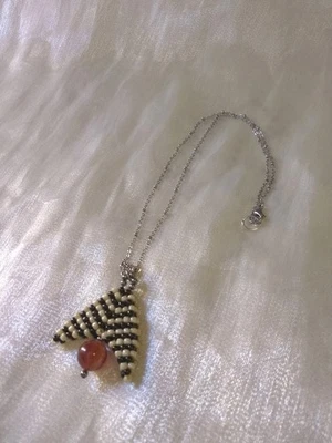 Collana Charm Ciondolo triangolale Artigianale Pietra Corniola Rossa Etnico - Immagine 1 di 4