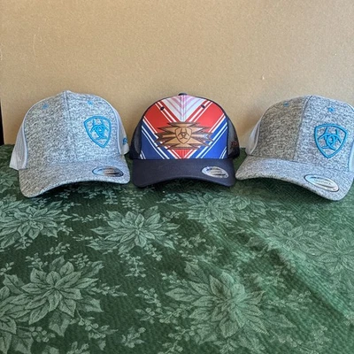 ARIAT Gorras/Sombreros 'Snap Back' Lote de 3 Foto 1 de 4