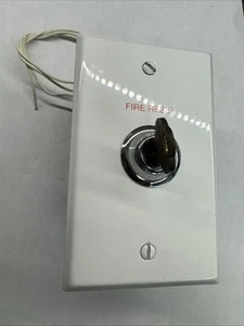 ADT Brandmeldezentrale Reset Schalter Momentan weiß mit Schlüssel & Box für FSA-8F - Bild 1 von 7