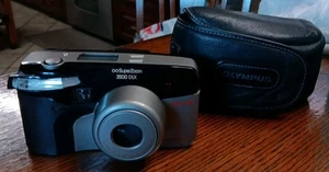 Olympus Infinity Super Zoom 3500 DLX 35mm Point & Shoot Film Camera & Case - Picture 1 of 13