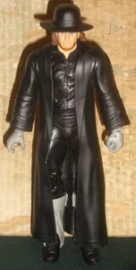 WWE MATTEL WRESTLING FIGUR ELITE WRESTLEMANIA BESTATTER MIT EINGANGSJACKE - Bild 1 von 1