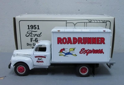 Furgoneta Ford F-6 Dry Goods 1951 First Gear 19-1108 1:34 Roadrunner Foto 1 de 4