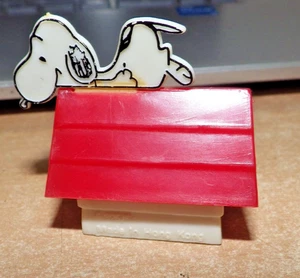 Sacapuntas de colección Snoopy Dog House Peanuts Charlie Brown 1958 Empire Toys - Imagen 1 de 5