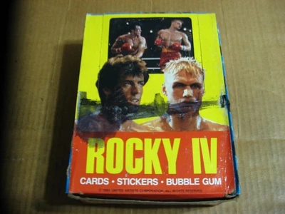1985 Topps Rocky IV Filme Cartões Comerciais Caixa de Cera 36 Bons Pacotes Selados Tinta na Tampa - Imagem 1 de 3