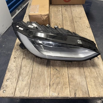 2016 2017 2018 2019 2020 2021 Tesla X LED Up Level Right Headlight 103431500F - Image 1 of 4