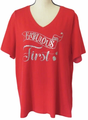 Camiseta Para Mujer 2X FABULOUS FIRST Gráfica Roja Plateada Brillo Manga Corta Cómoda Foto 1 de 4