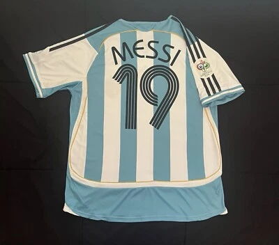 Camiseta de fútbol retro Messi #19 2006 Argentina local pequeña S Foto 1 de 4