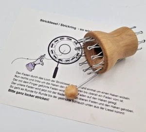 1 Strickliesel Duo 8 u. 12 Haken plus 1 Metall Strickstab Holz grob - Bild 1 von 1