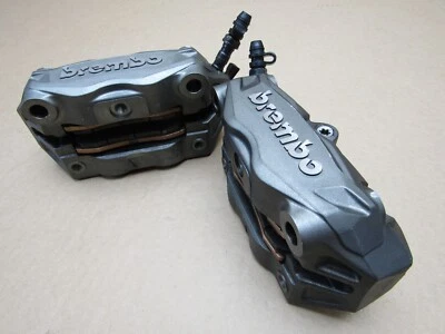 Par de pinzas de freno delanteras Ducati Hypermotard 950 SP 2022 1.918 millas (12899) Foto 1 de 4