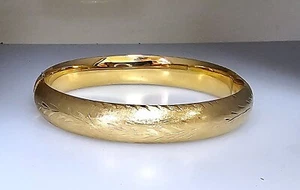 Vintage 14K Yellow Gold Flower Etched Hinged Bangle Bracelet 13.7 Grams - Picture 1 of 6
