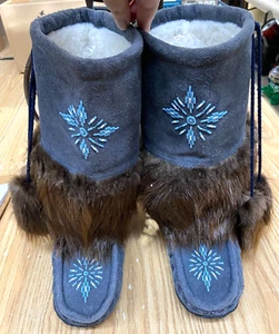 Native American Blue Leather Beaded Mukluks Boots Beaver Fur Sole Measures 10.5' - Picture 1 of 10