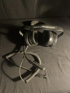 Vintage zestaw słuchawkowy Halliburton, używany, WYTRZYMAŁY ZESTAW SŁUCHAWKOWY HALIBURTON - Zdjęcie 1 z 8